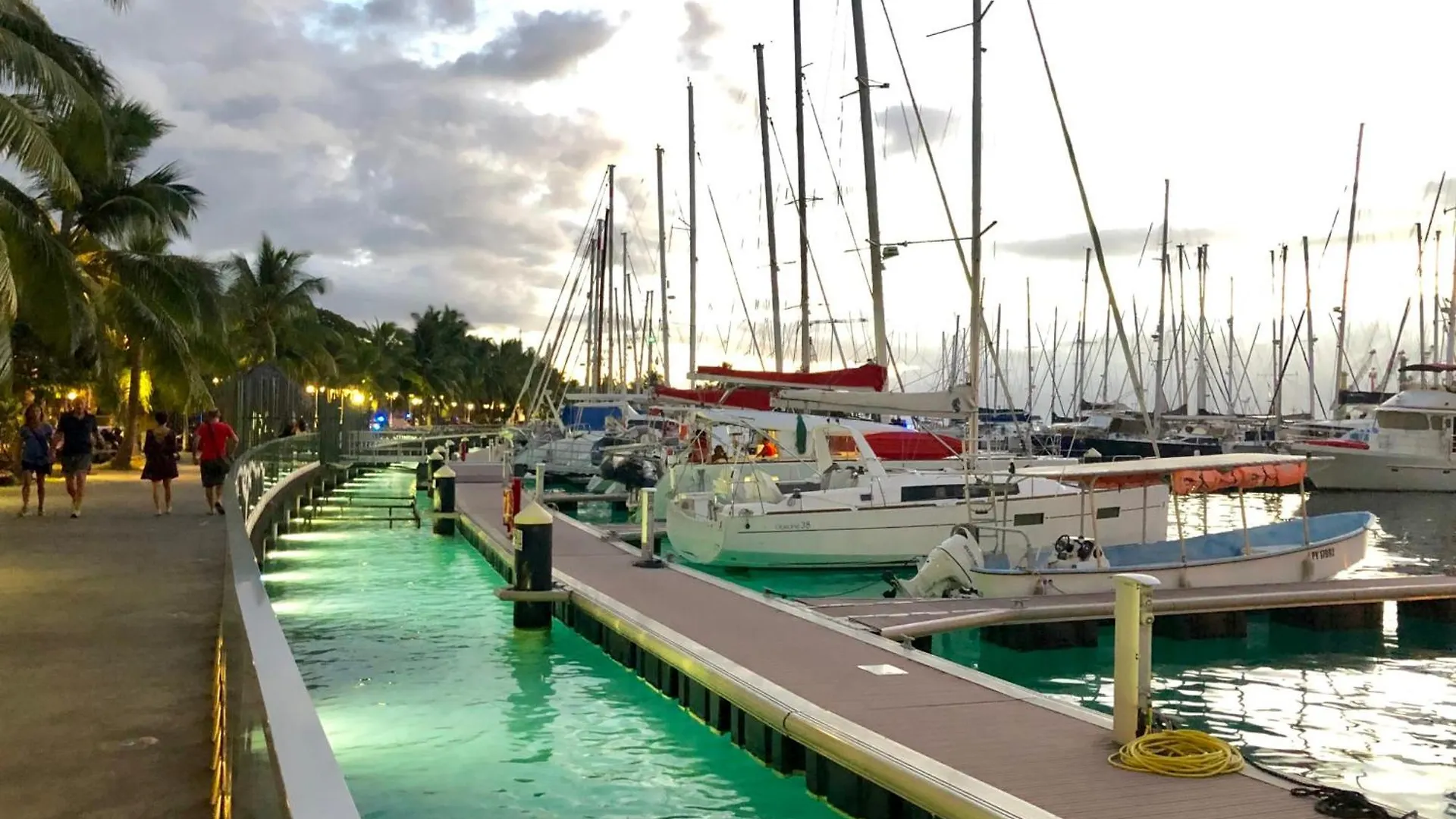 Studio Tehetu City - Heart Of Papeete - Wifi Ac Park - 3 People